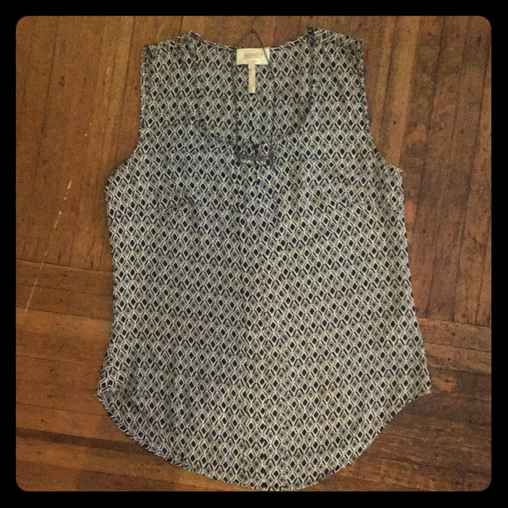 Black/White Patterned Sleeveless Blouse